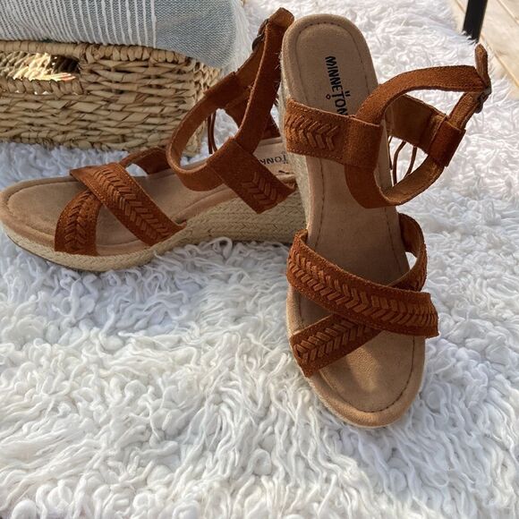Minnetonka Naomi fringe leather ankle strap wedge espadrille sandals Size 11 - Picture 1 of 13